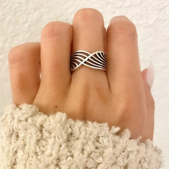 925 Sterling Silver Geometric Wave Ring Minimalist Ring Dainty Boho Ring - Picture 2 of 5